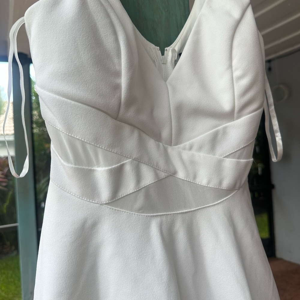 Chic White Sleeveless Mini Dress